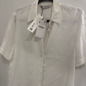 Silky Zarah short sleeve blouse